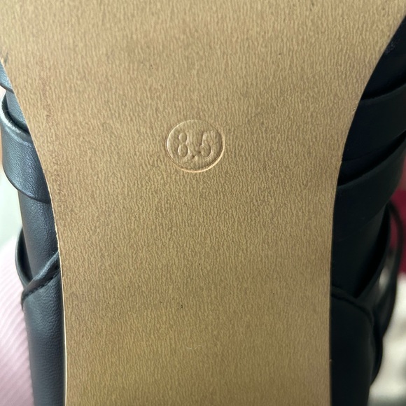 ANINA black strappy heel shoe with zipper in back. Size 8.5 - Picture 7 of 7